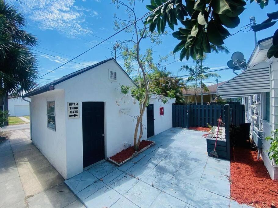 Steps To Beach & Downtown! Cozy Beach Bungalow #1 레이크워쓰 외부 사진