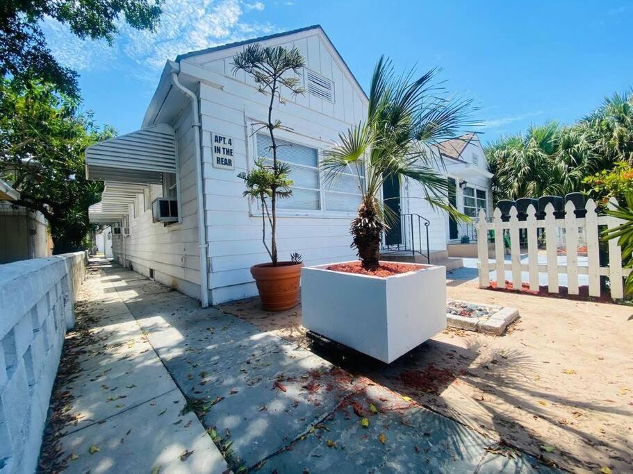 Steps To Beach & Downtown! Cozy Beach Bungalow #1 레이크워쓰 외부 사진