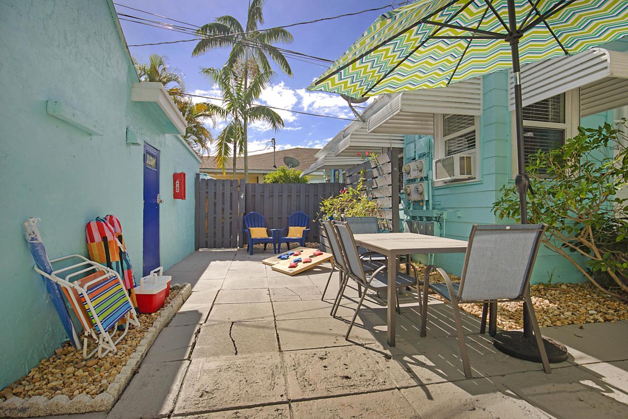 Steps To Beach & Downtown! Cozy Beach Bungalow #1 레이크워쓰 외부 사진